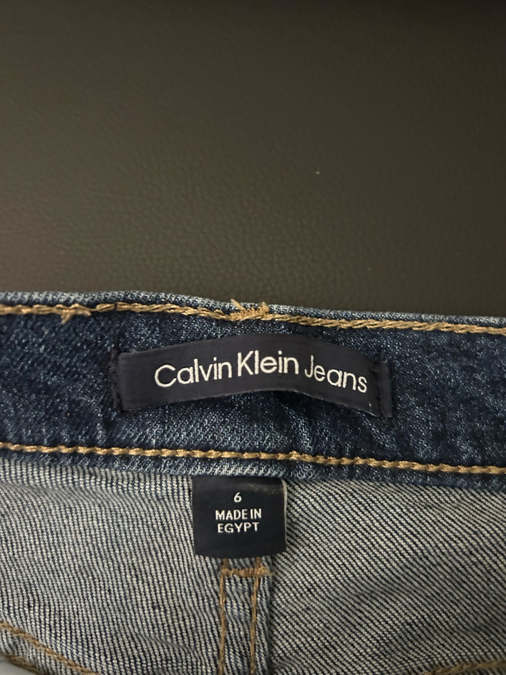 Calvin Klein Jean shorts size 6 - White & Dark Blue Denim - Picture 7 of 7